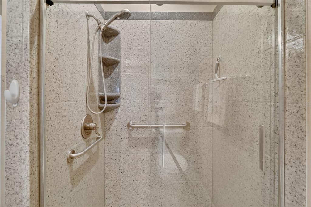 Active With Contract: $470,000 (3 beds, 2 baths, 1407 Square Feet)