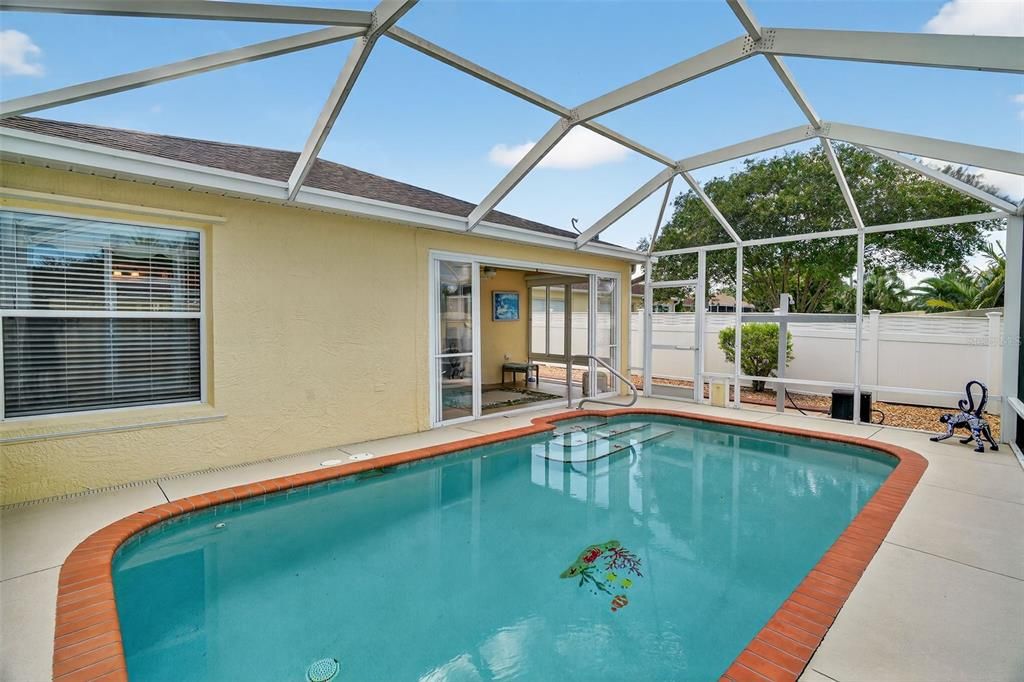 Active With Contract: $470,000 (3 beds, 2 baths, 1407 Square Feet)