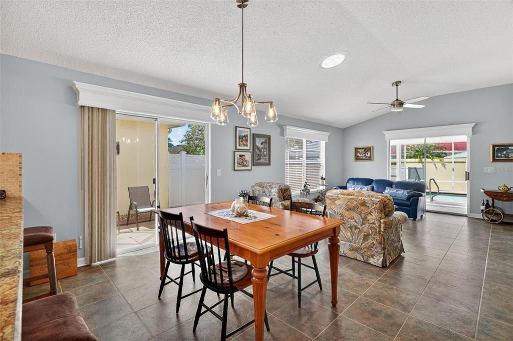 Active With Contract: $470,000 (3 beds, 2 baths, 1407 Square Feet)