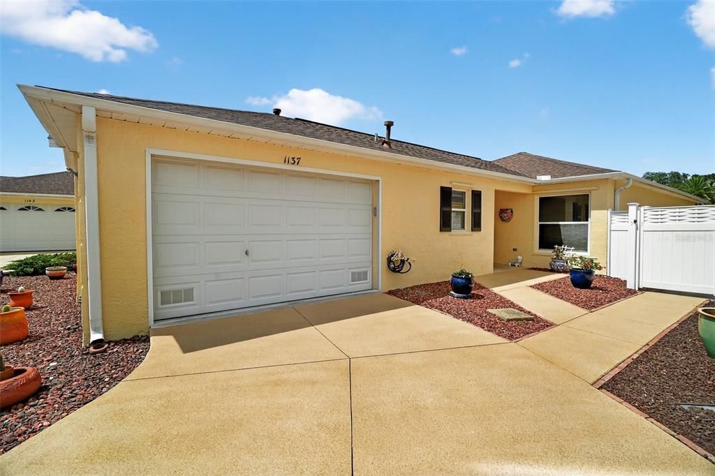 Active With Contract: $470,000 (3 beds, 2 baths, 1407 Square Feet)