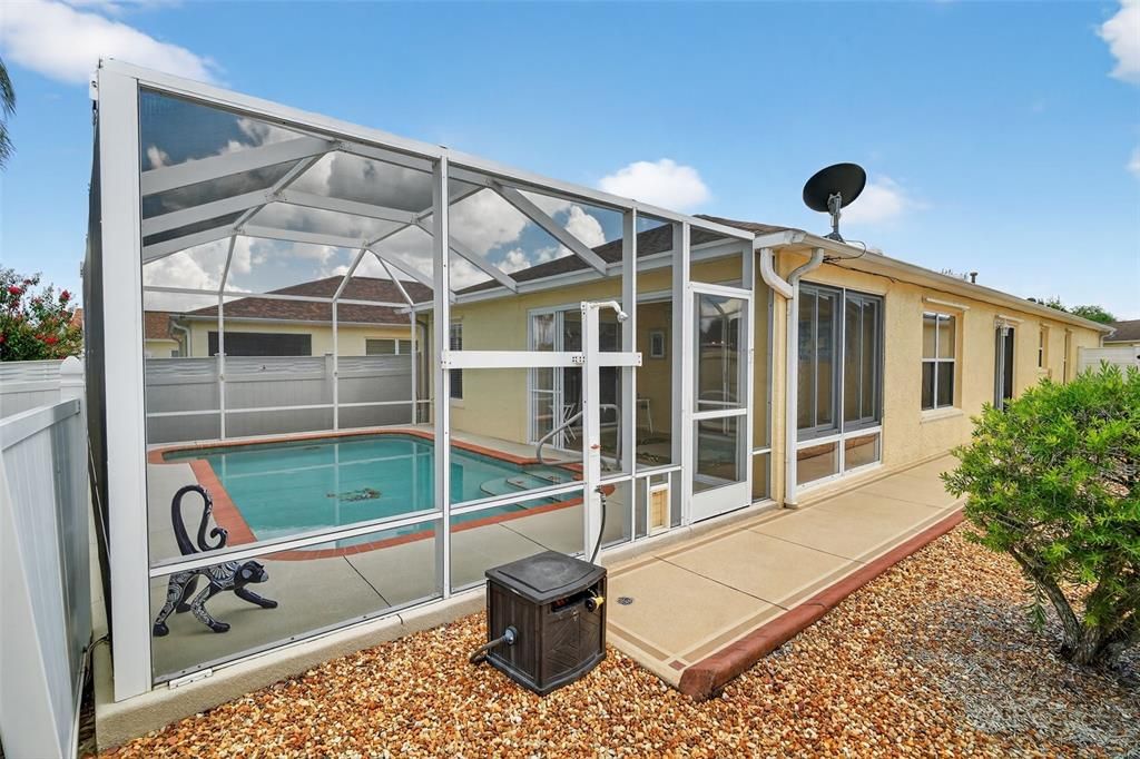 Active With Contract: $470,000 (3 beds, 2 baths, 1407 Square Feet)