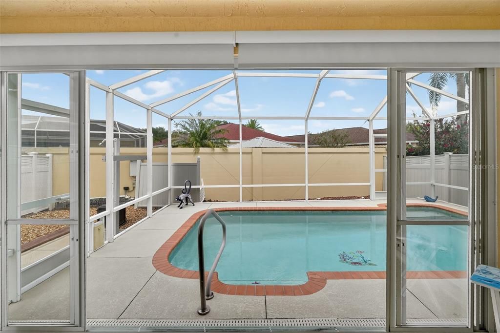 Active With Contract: $470,000 (3 beds, 2 baths, 1407 Square Feet)