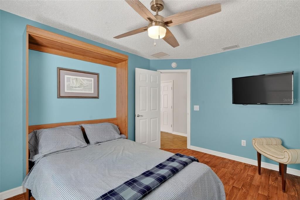 Active With Contract: $470,000 (3 beds, 2 baths, 1407 Square Feet)