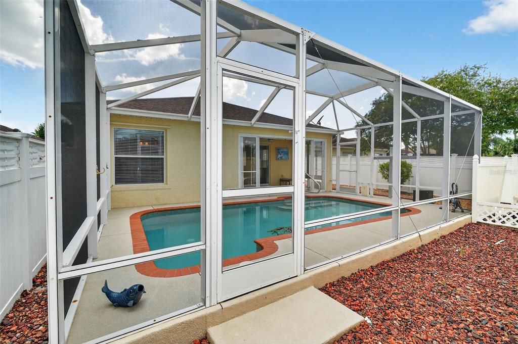 Active With Contract: $470,000 (3 beds, 2 baths, 1407 Square Feet)