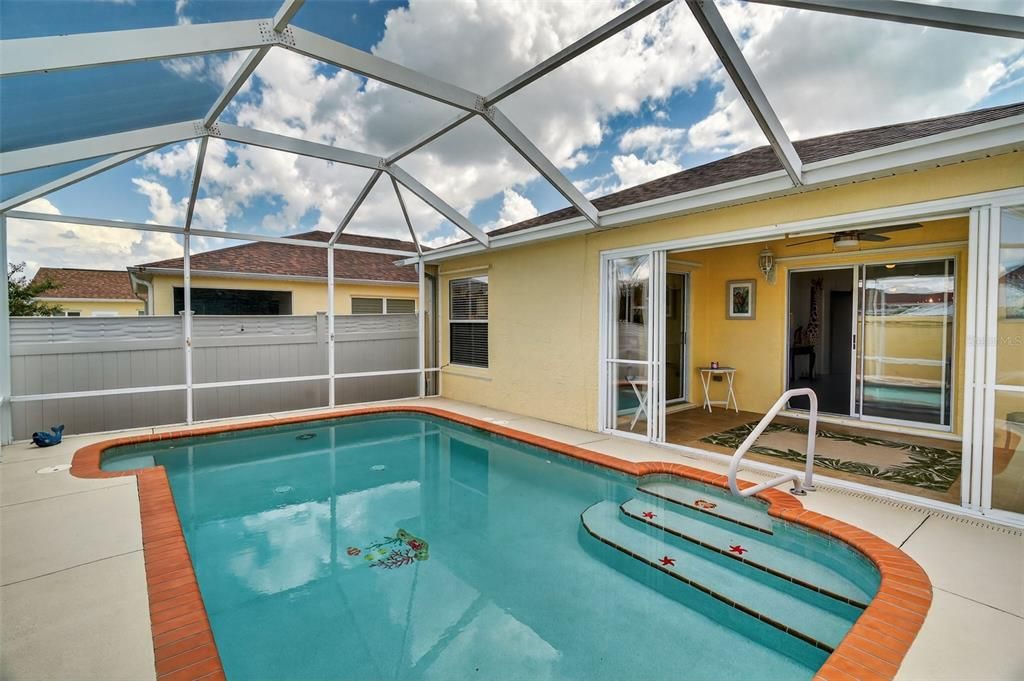 Active With Contract: $470,000 (3 beds, 2 baths, 1407 Square Feet)