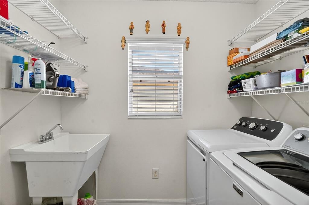 Active With Contract: $470,000 (3 beds, 2 baths, 1407 Square Feet)