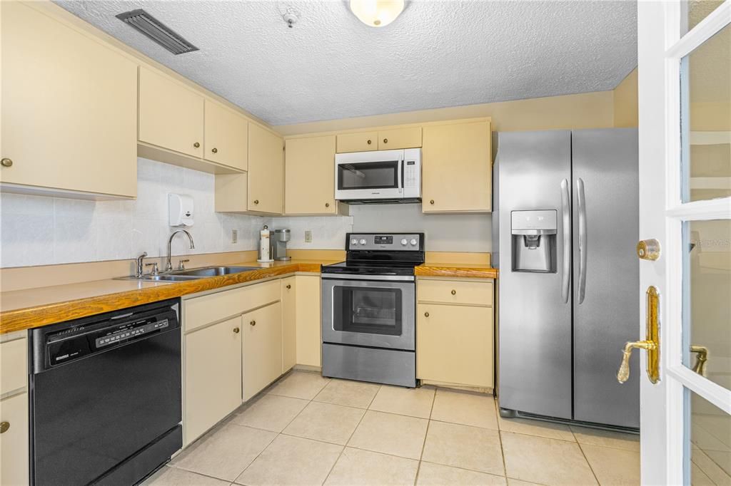 待售: $474,900 (2 贝兹, 2 浴室, 1634 平方英尺)