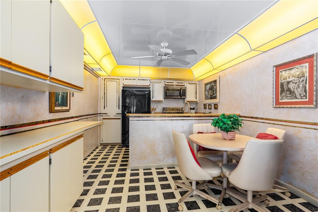 待售: $474,900 (2 贝兹, 2 浴室, 1634 平方英尺)