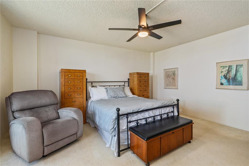 待售: $474,900 (2 贝兹, 2 浴室, 1634 平方英尺)