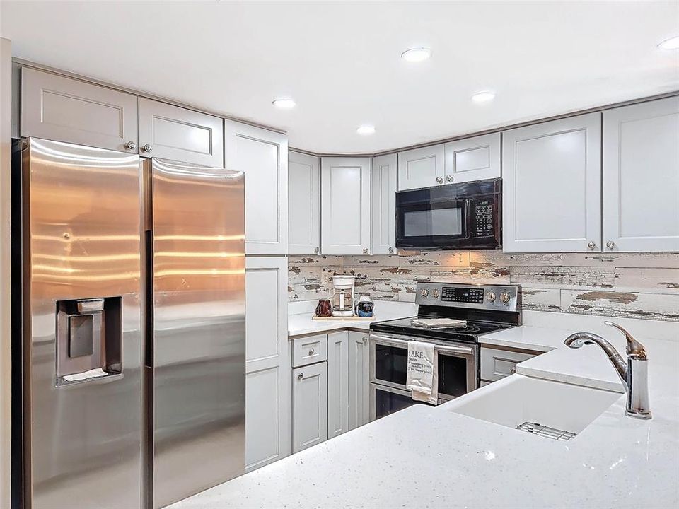 For Sale: $270,000 (2 beds, 2 baths, 1516 Square Feet)