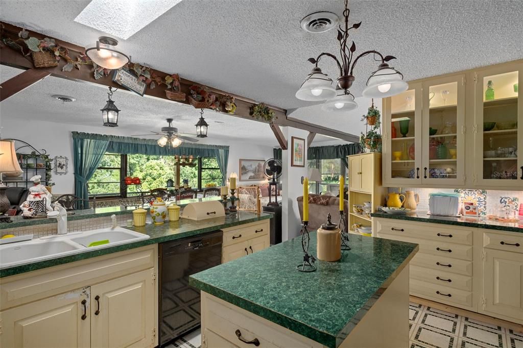 For Sale: $630,000 (4 beds, 3 baths, 2816 Square Feet)