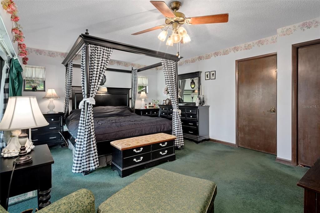 For Sale: $630,000 (4 beds, 3 baths, 2816 Square Feet)