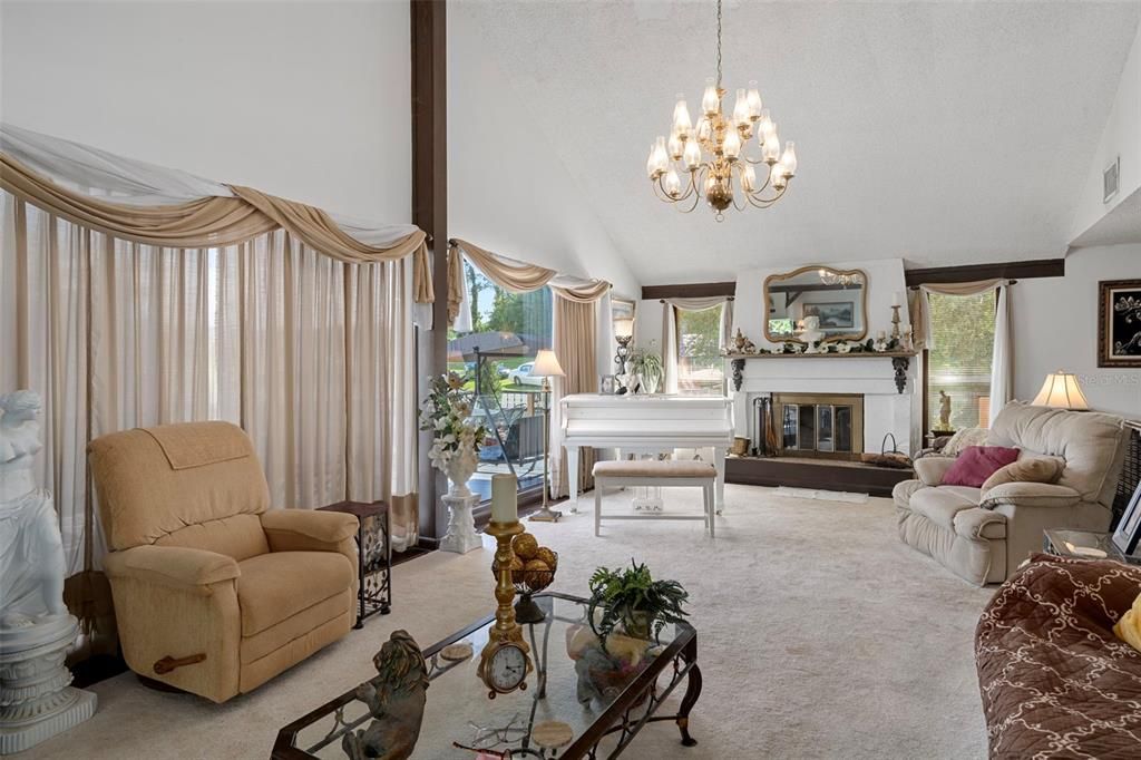 For Sale: $630,000 (4 beds, 3 baths, 2816 Square Feet)