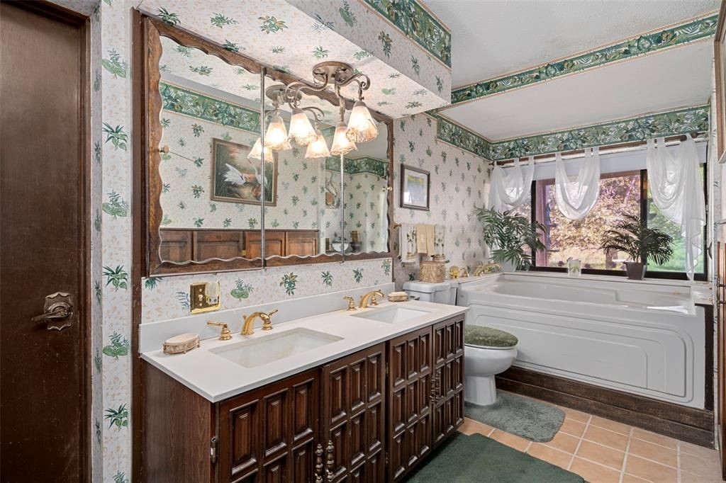 For Sale: $630,000 (4 beds, 3 baths, 2816 Square Feet)