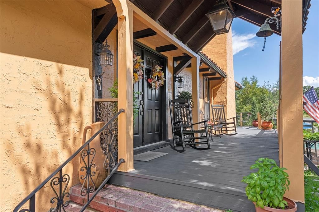 For Sale: $630,000 (4 beds, 3 baths, 2816 Square Feet)