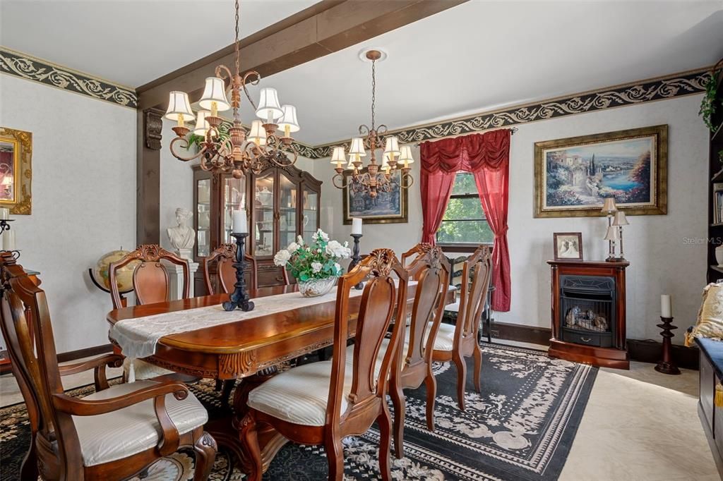 For Sale: $630,000 (4 beds, 3 baths, 2816 Square Feet)