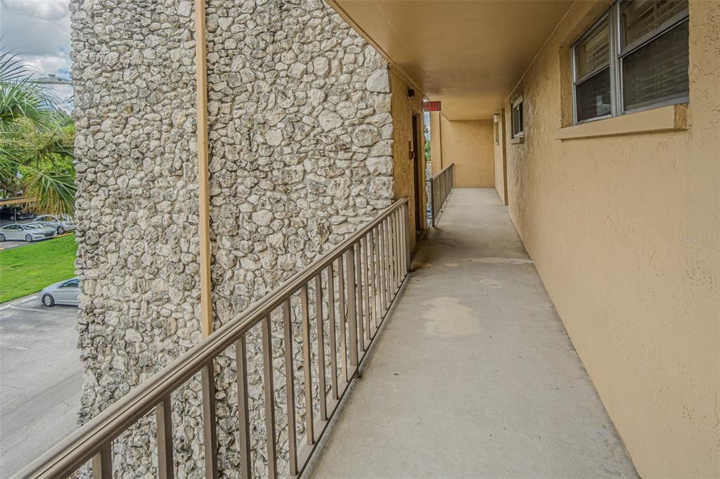 For Sale: $129,900 (1 beds, 1 baths, 586 Square Feet)