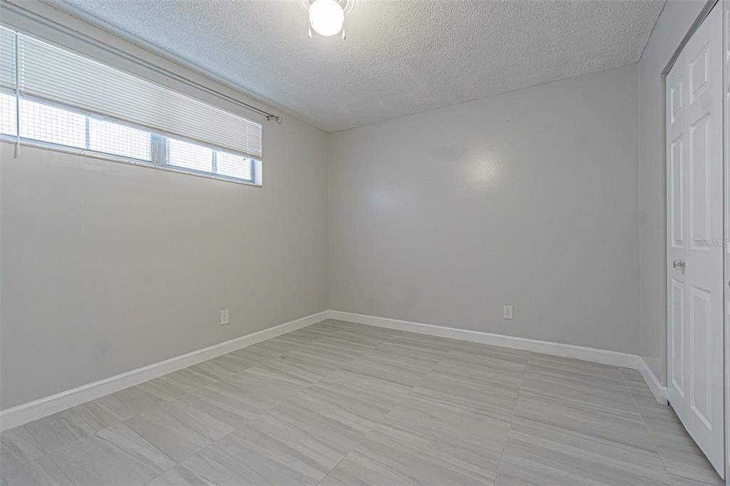 For Sale: $129,900 (1 beds, 1 baths, 586 Square Feet)