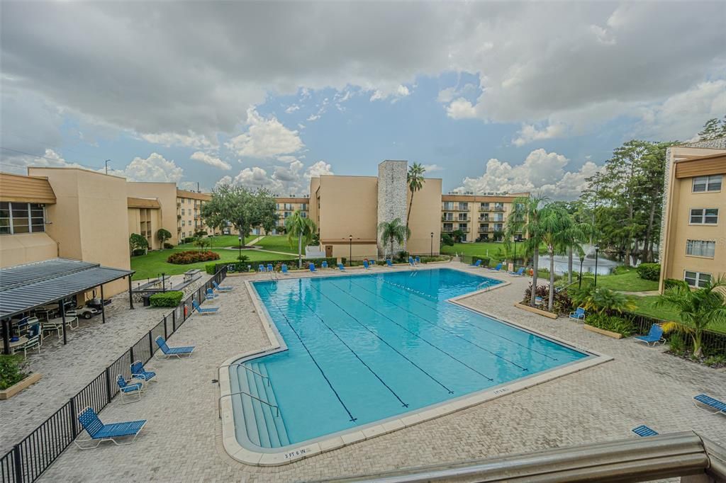 For Sale: $129,900 (1 beds, 1 baths, 586 Square Feet)