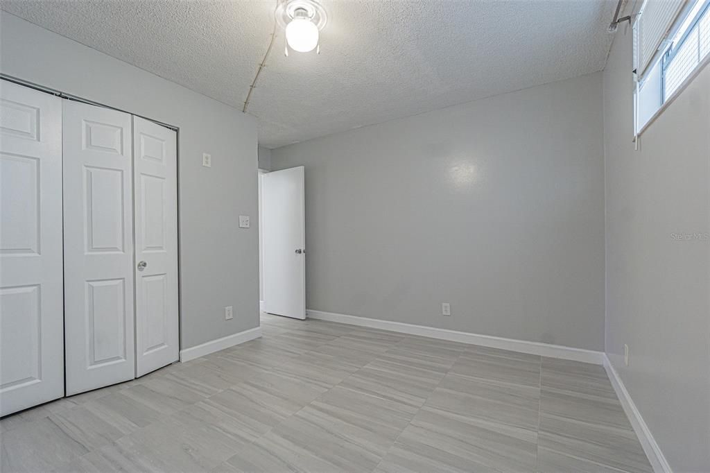 For Sale: $129,900 (1 beds, 1 baths, 586 Square Feet)