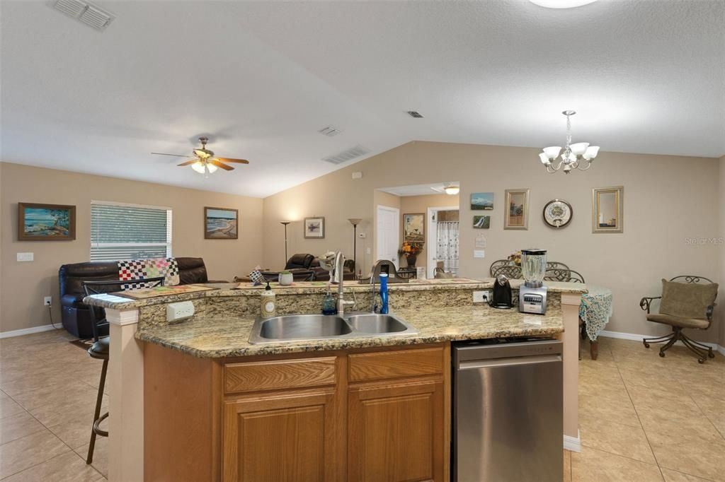 En Venta: $549,000 (3 camas, 2 baños, 1760 Pies cuadrados)