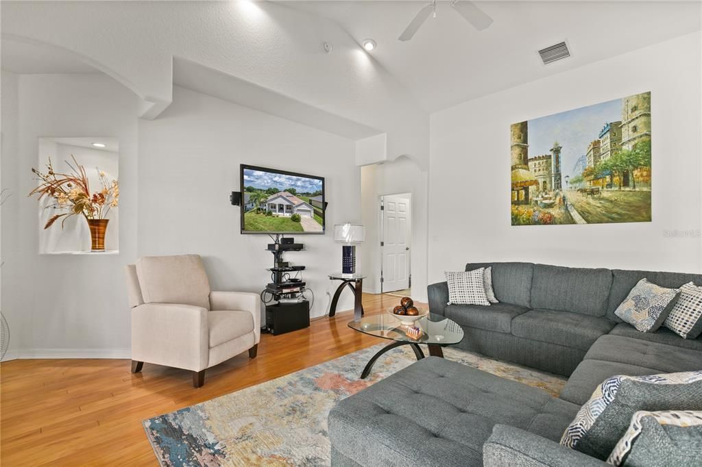 待售: $515,000 (3 贝兹, 3 浴室, 2344 平方英尺)