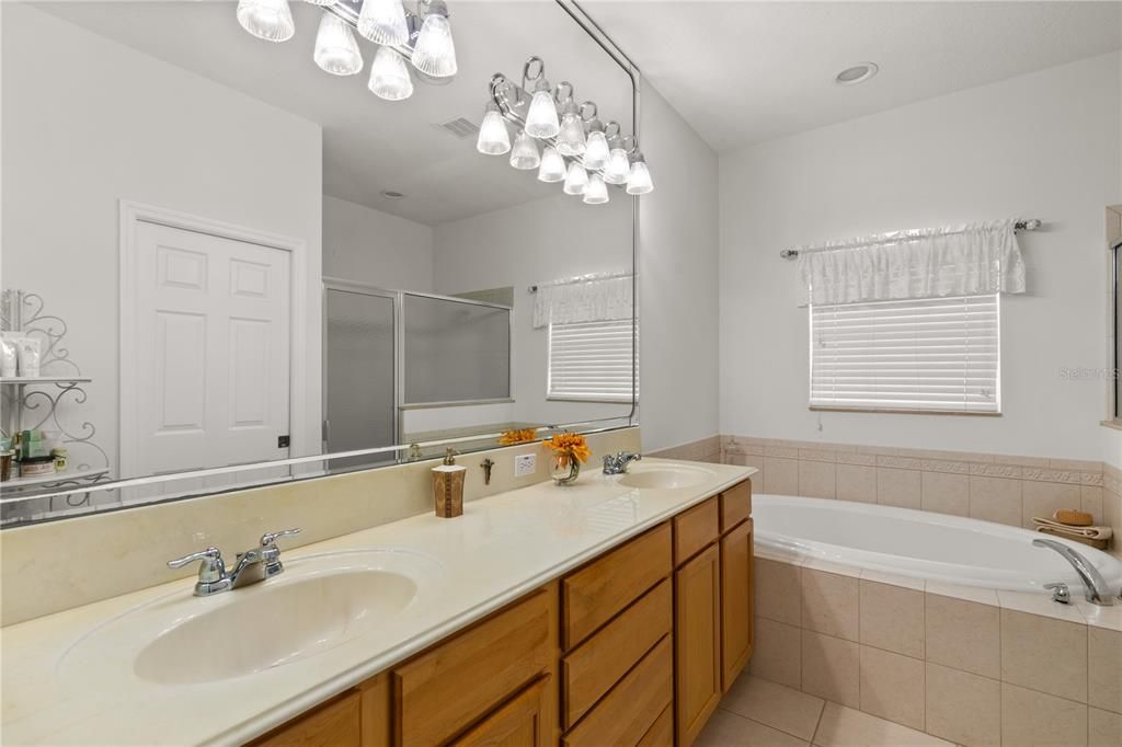 待售: $515,000 (3 贝兹, 3 浴室, 2344 平方英尺)