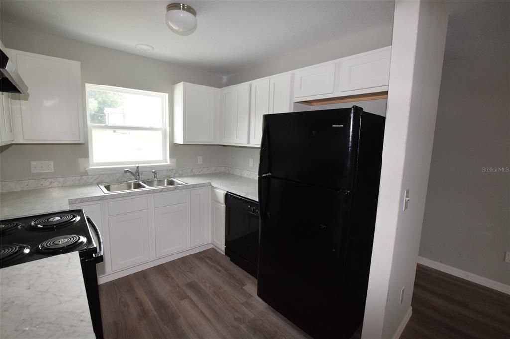 出租: $1,550 (2 贝兹, 2 浴室, 867 平方英尺)