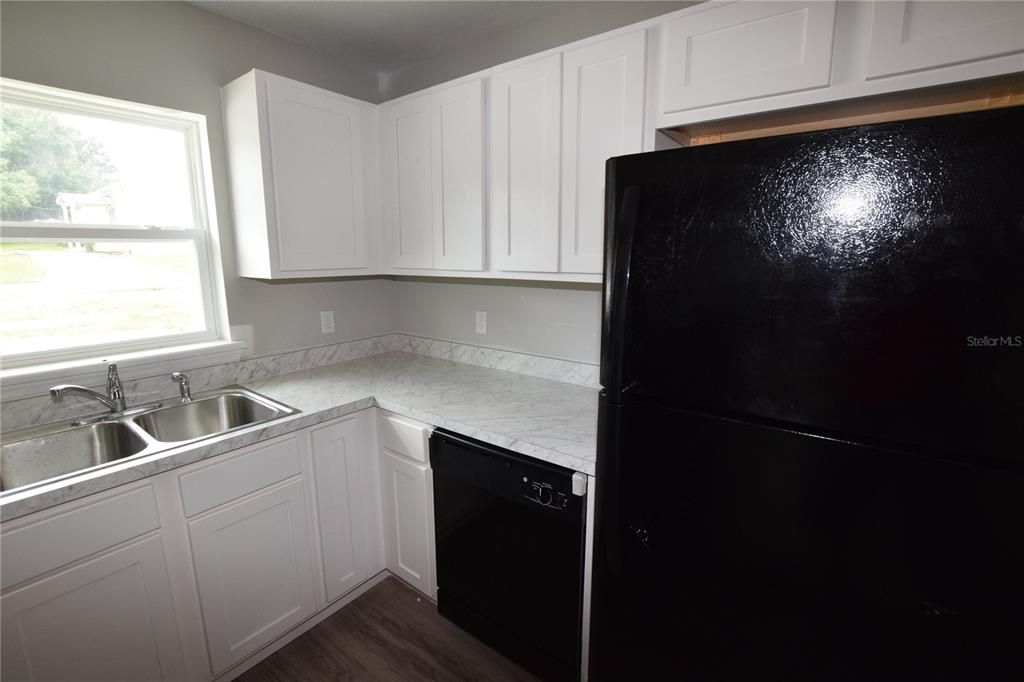 出租: $1,550 (2 贝兹, 2 浴室, 867 平方英尺)