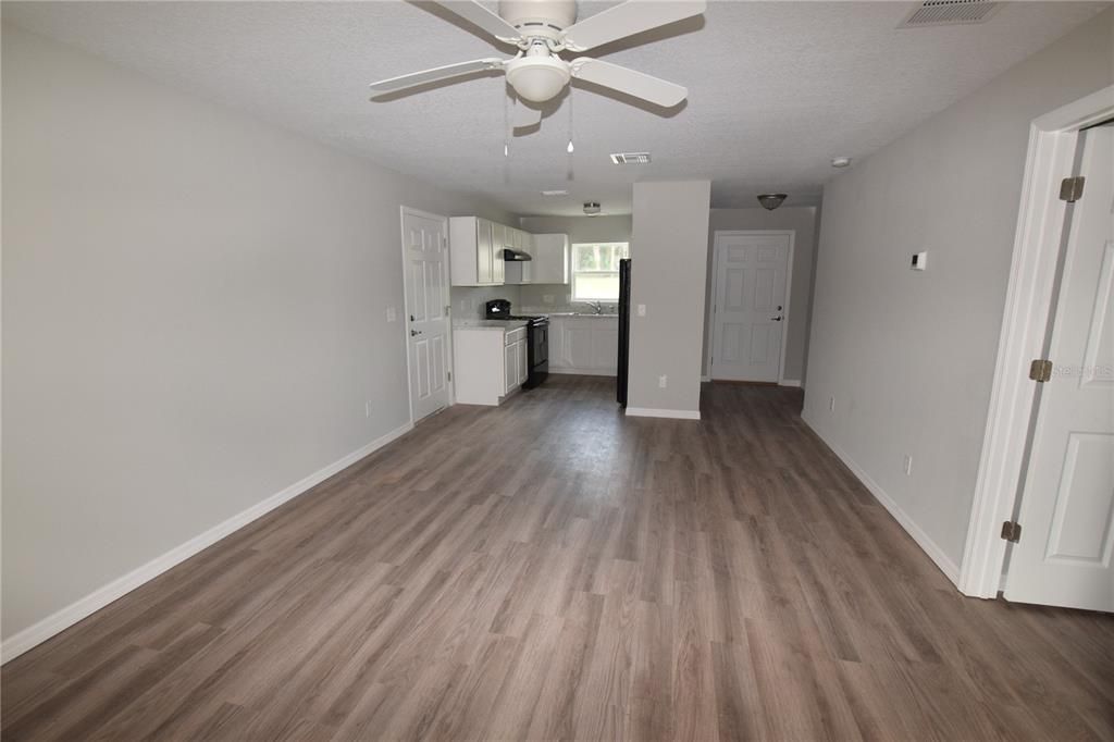 出租: $1,550 (2 贝兹, 2 浴室, 867 平方英尺)