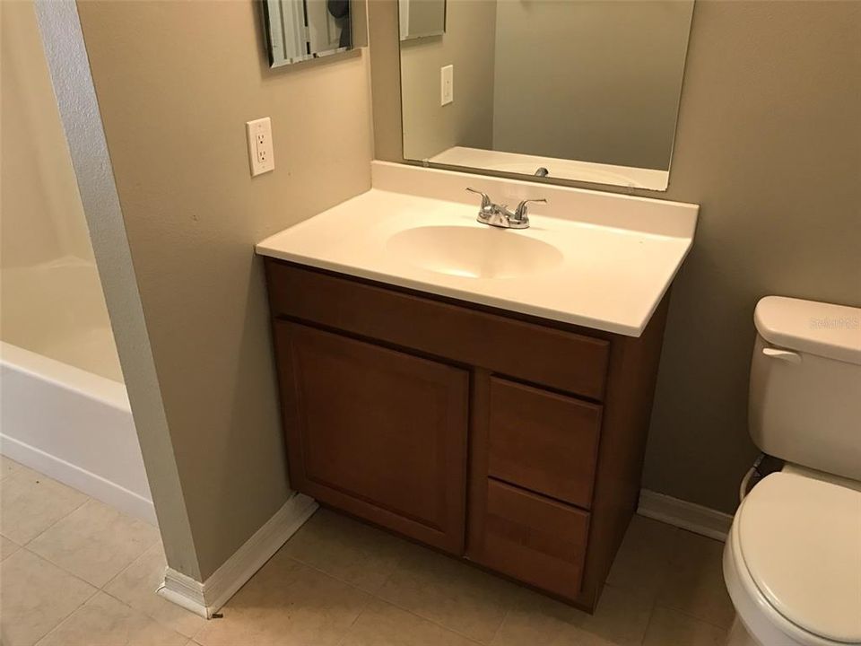 Под контрактом: $1,795 (3 спален, 2 ванн, 1870 Квадратных фут)