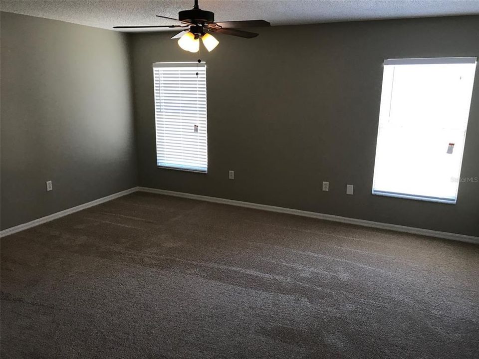 Под контрактом: $1,795 (3 спален, 2 ванн, 1870 Квадратных фут)