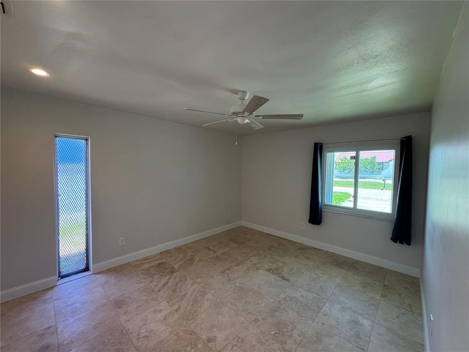 For Rent: $2,365 (3 beds, 2 baths, 2035 Square Feet)