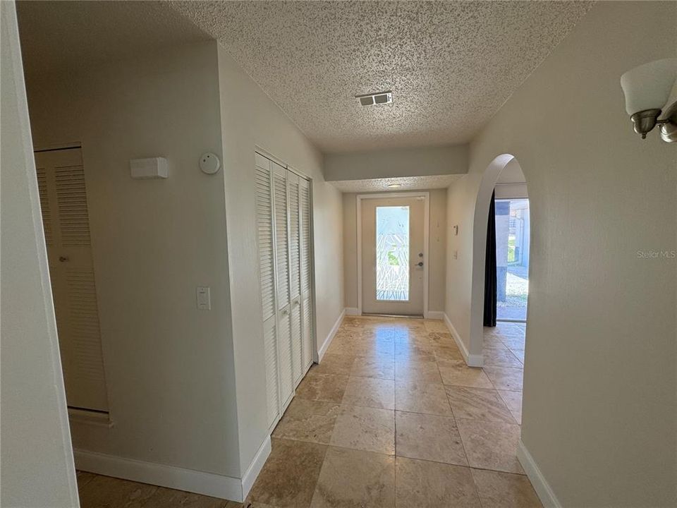 For Rent: $2,365 (3 beds, 2 baths, 2035 Square Feet)