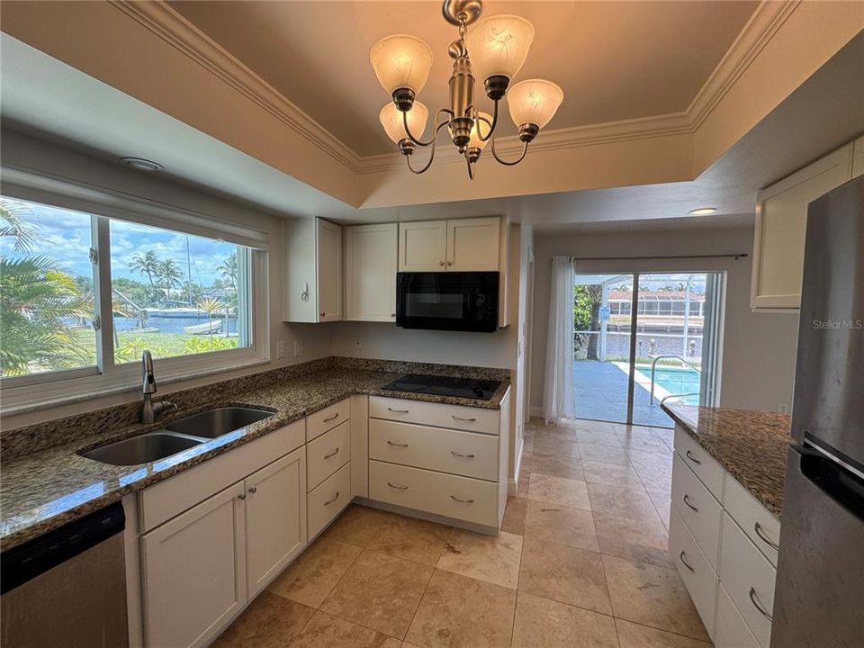 For Rent: $2,365 (3 beds, 2 baths, 2035 Square Feet)