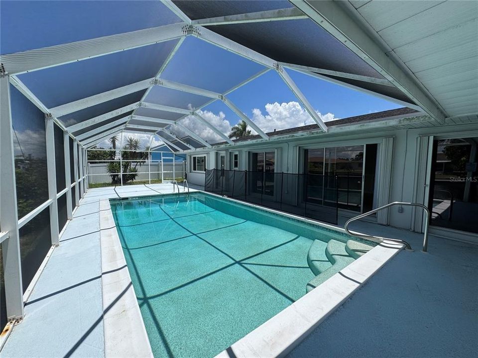 For Rent: $2,365 (3 beds, 2 baths, 2035 Square Feet)