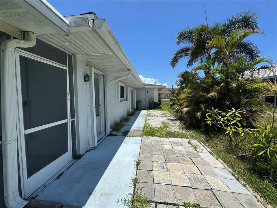 For Rent: $2,365 (3 beds, 2 baths, 2035 Square Feet)