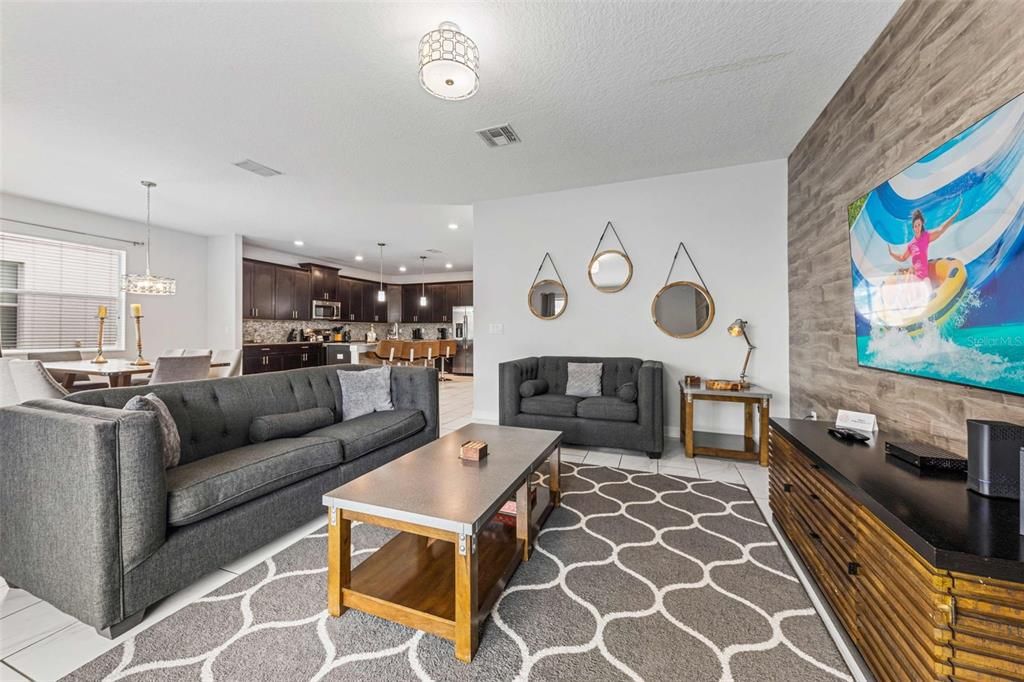 Active With Contract: $669,000 (6 beds, 5 baths, 3291 Square Feet)