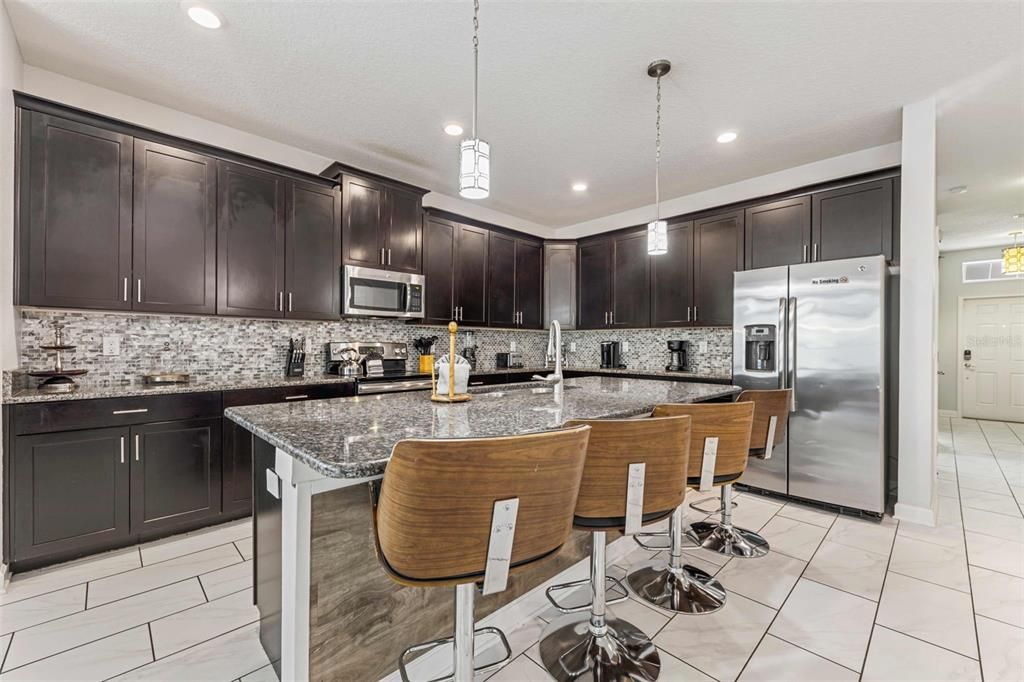 Active With Contract: $669,000 (6 beds, 5 baths, 3291 Square Feet)