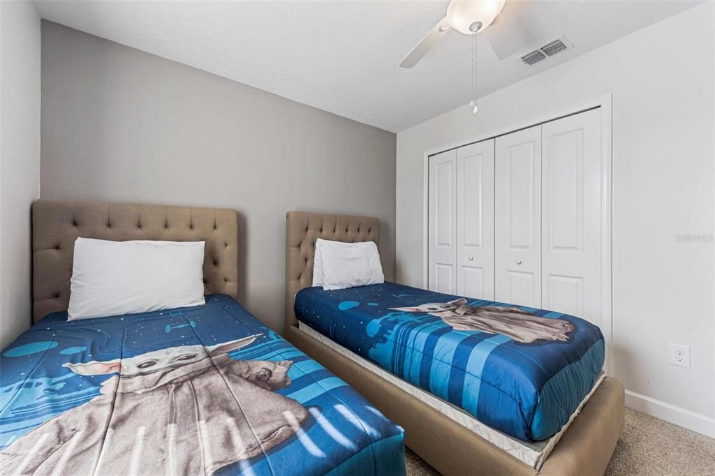 Active With Contract: $669,000 (6 beds, 5 baths, 3291 Square Feet)