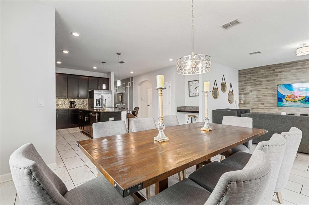 Active With Contract: $669,000 (6 beds, 5 baths, 3291 Square Feet)