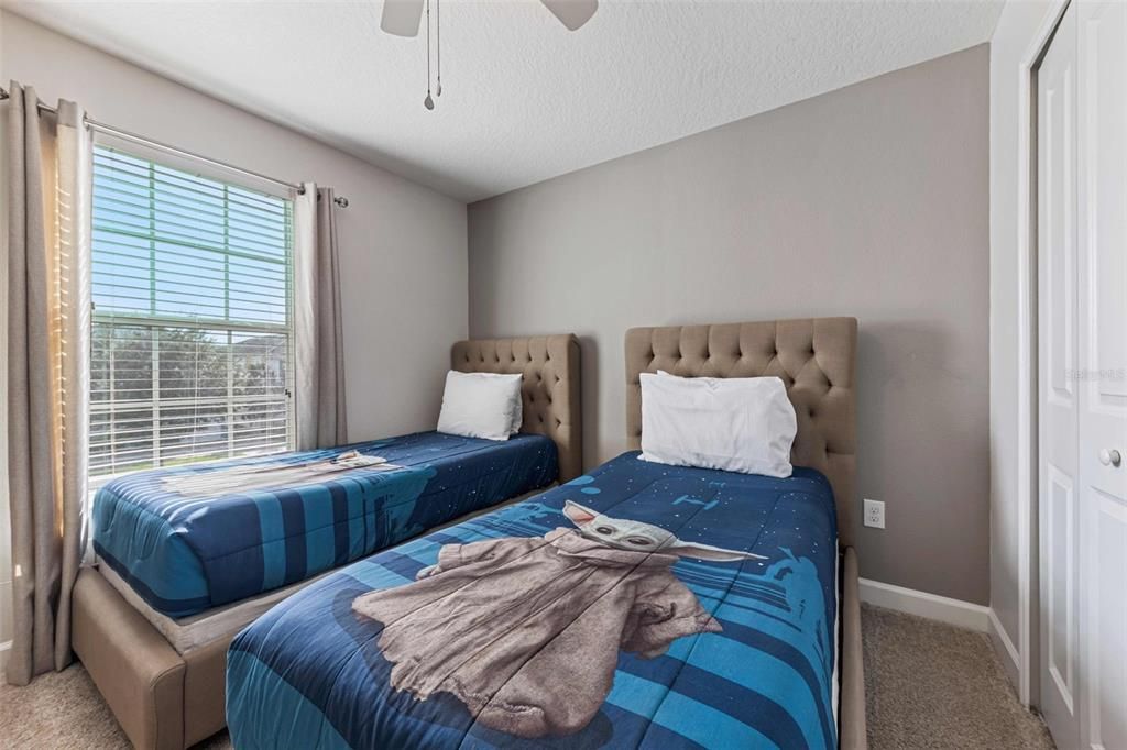 Active With Contract: $669,000 (6 beds, 5 baths, 3291 Square Feet)