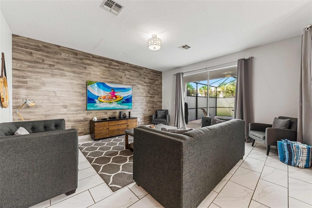 Active With Contract: $669,000 (6 beds, 5 baths, 3291 Square Feet)