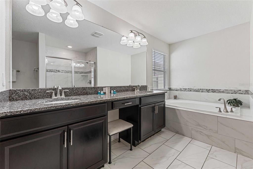 Active With Contract: $669,000 (6 beds, 5 baths, 3291 Square Feet)