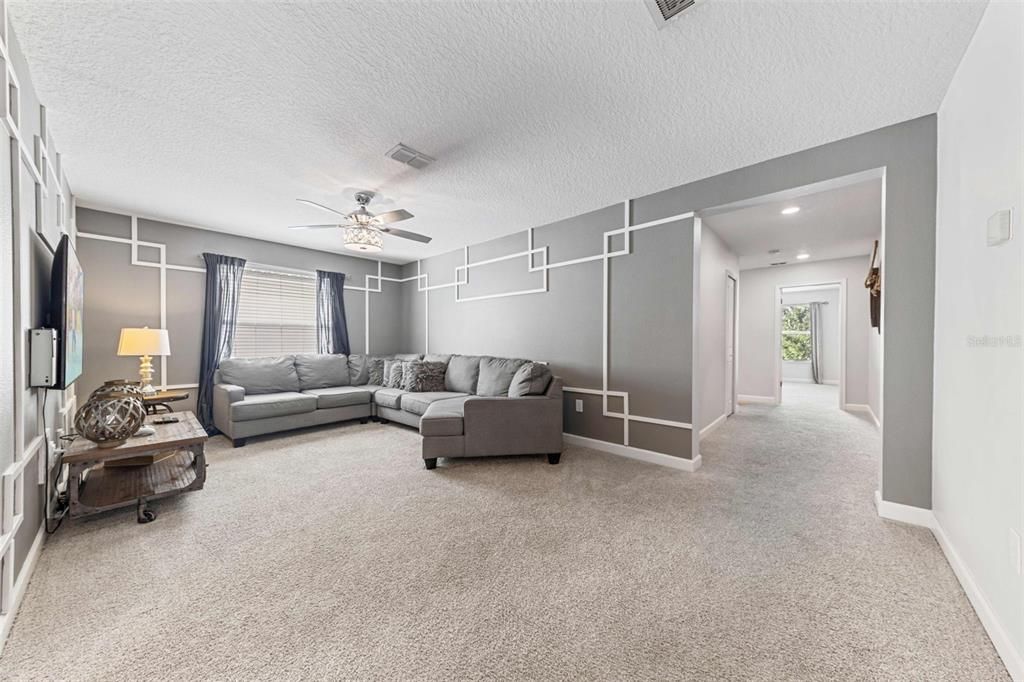 Active With Contract: $669,000 (6 beds, 5 baths, 3291 Square Feet)