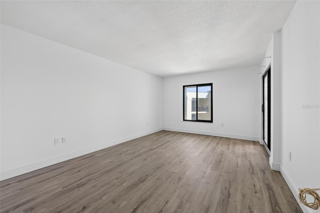 待售: $424,900 (2 贝兹, 2 浴室, 1013 平方英尺)