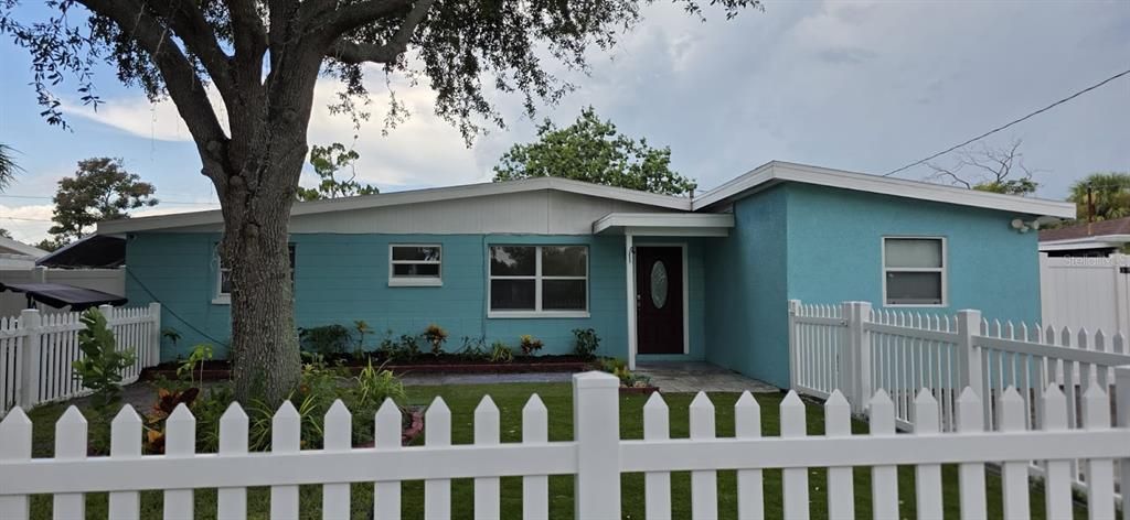 Active With Contract: $354,500 (3 beds, 1 baths, 1004 Square Feet)