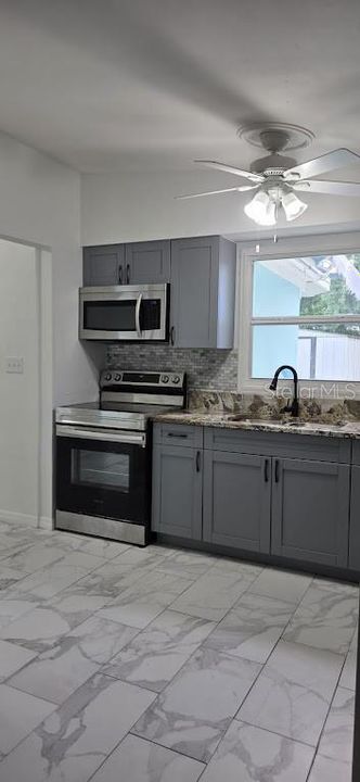 Active With Contract: $354,500 (3 beds, 1 baths, 1004 Square Feet)