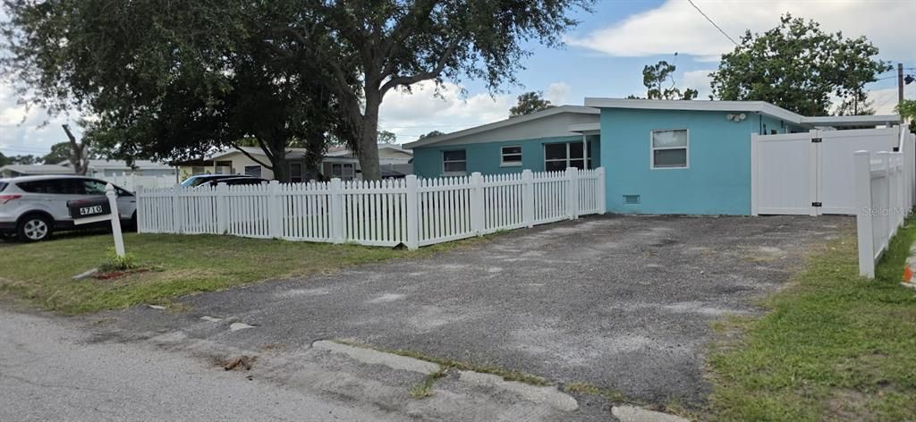 Active With Contract: $354,500 (3 beds, 1 baths, 1004 Square Feet)