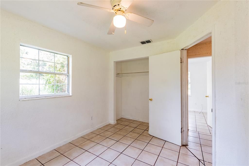 For Sale: $230,000 (4 beds, 1 baths, 1056 Square Feet)